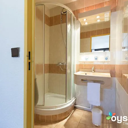 Hotel Kyriad - Stade 3*