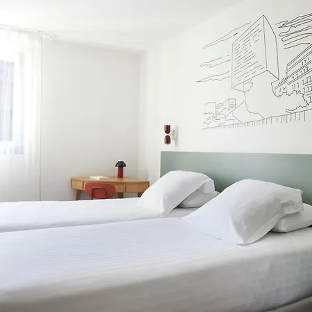 Hotel-restaurant Isidore Ouest מלון 3*