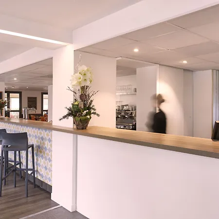 Hotel-restaurant Isidore Ouest 酒店 3*